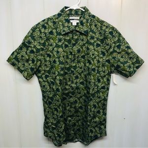 NWT Hawaiian Shirt green hibiscus flower pattern size med. Amazon Essentials